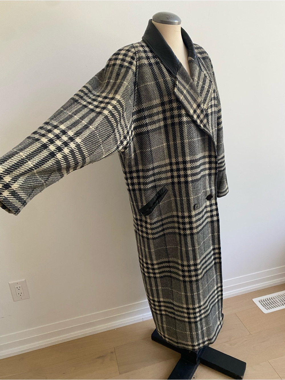Vintage Plaid Long Coat with Leather Trim - Picture 3 of 8